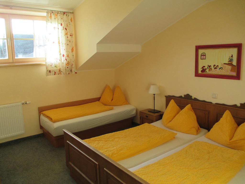 Villa Stiedlbauerhof Seeham Habitación foto